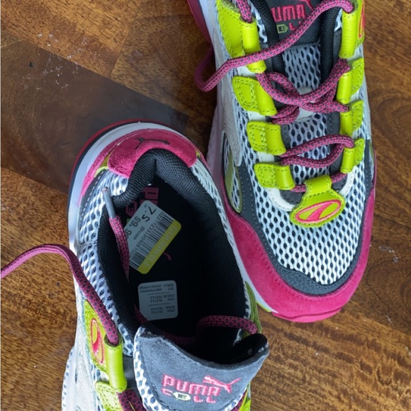 Puma women’s shoe - Picture 3 of 6